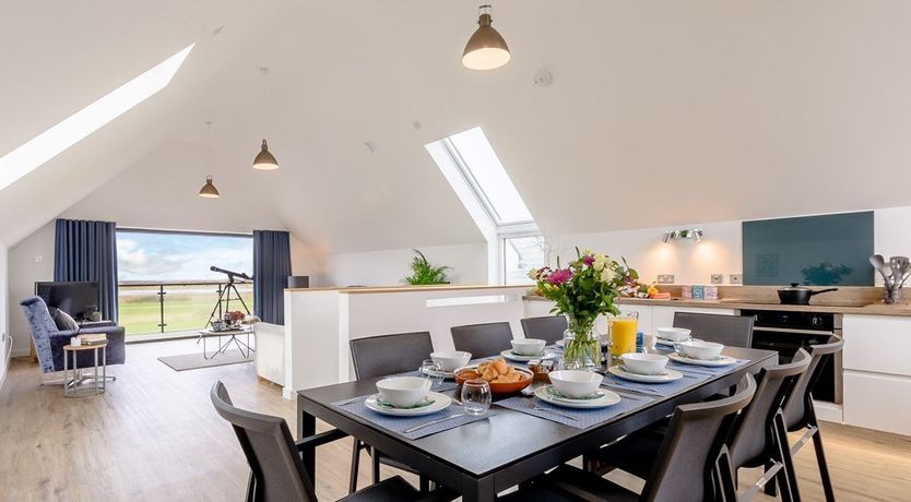 Photo of 4 Bed in Northam
