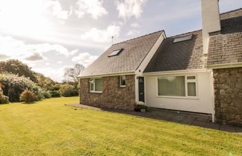 Llain Bach Holiday Cottage