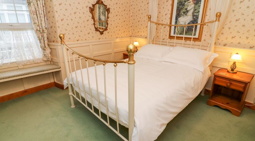 Photo of Old Codgers Cottage