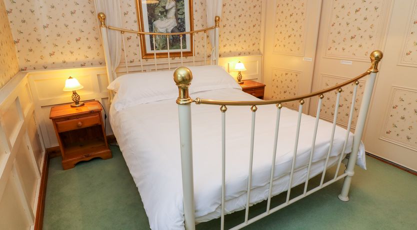 Photo of Old Codgers Cottage