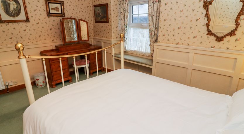 Photo of Old Codgers Cottage