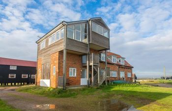 Top Deck Apartment