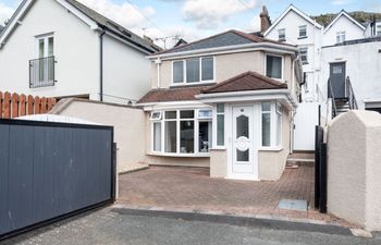14 Tudno Street Holiday Cottage