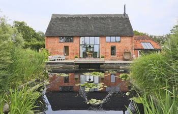 Alexandra Barn Holiday Cottage