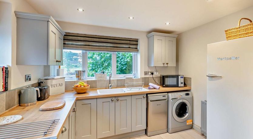 Photo of 2 Bed in Barton