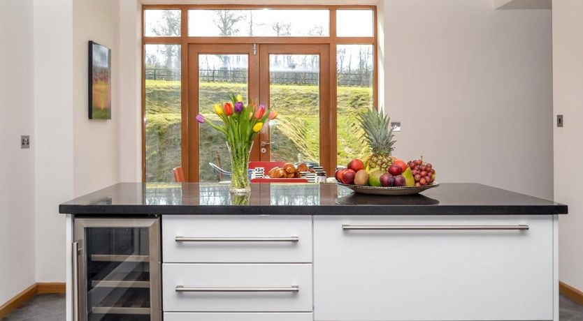 Photo of 5 Bed in South Tawton