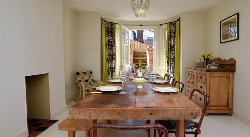 Photo of 5 Bed in St Leonards on Sea