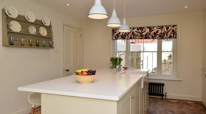 Photo of 5 Bed in St Leonards on Sea