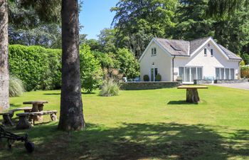 Lakeside Cottage Holiday Cottage
