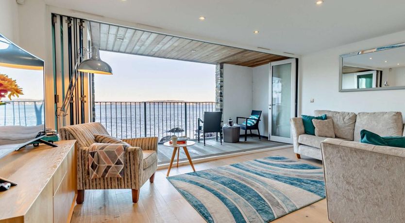 Photo of 3 Bed in Cawsand