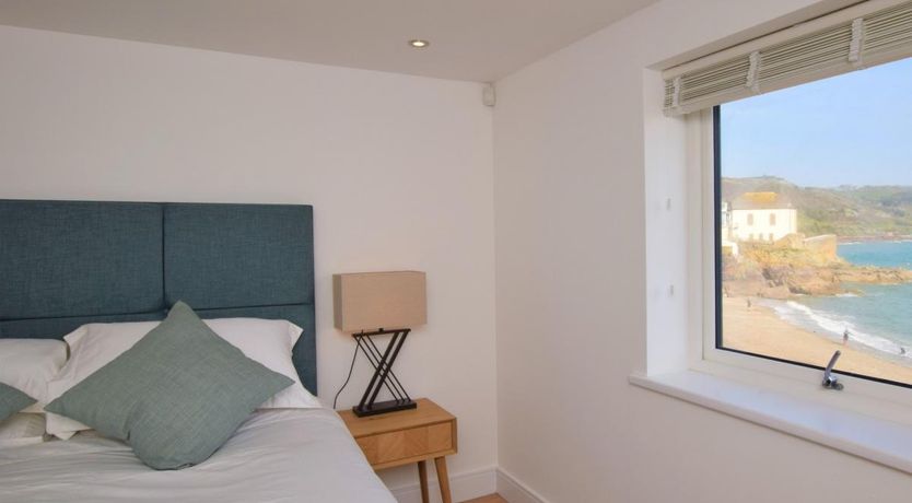 Photo of 3 Bed in Cawsand