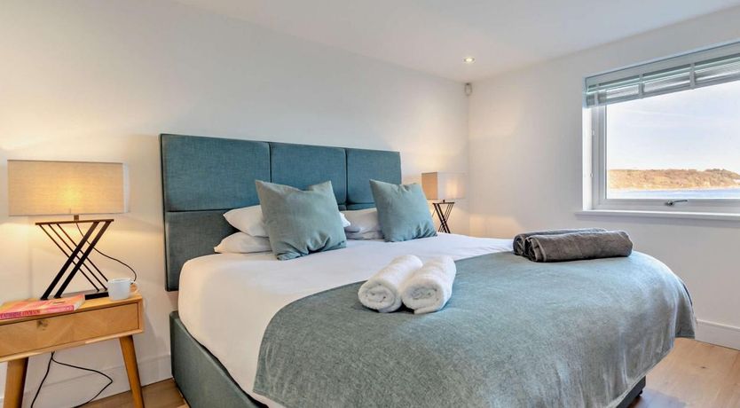 Photo of 3 Bed in Cawsand