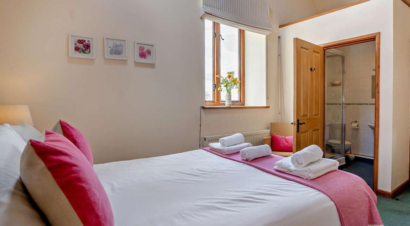 Photo of 2 Bed in Pontypool