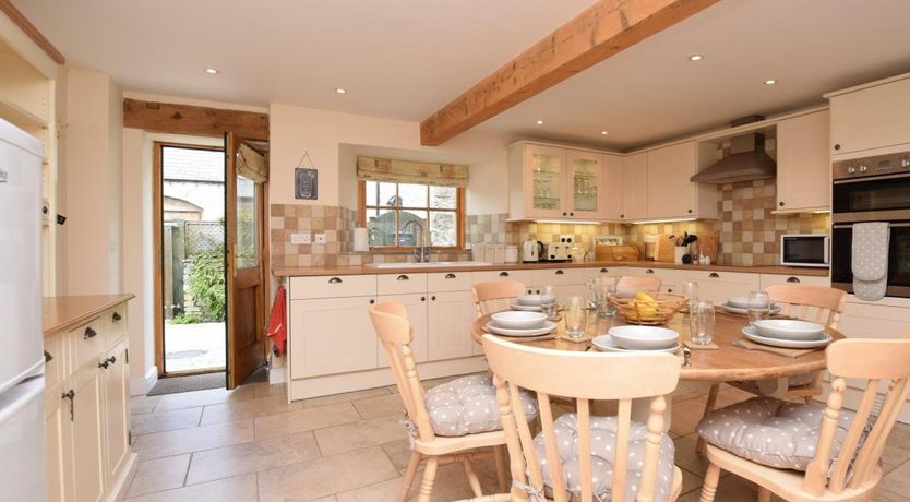 Photo of 3 Bed in Cressbrook