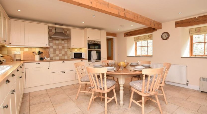 Photo of 3 Bed in Cressbrook