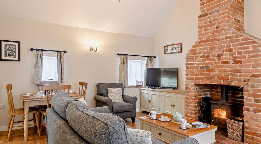 Photo of 2 Bed in Holt