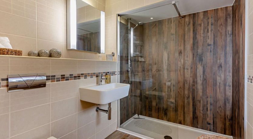 Photo of 5 Bed in Bexhill-on-sea