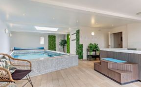 Photo of 5 Bed in Bexhill-on-sea