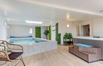 5 Bed in Bexhill-on-sea Holiday Cottage