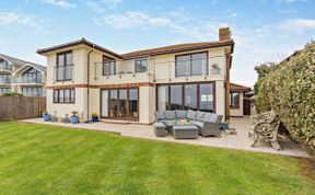 Photo of 5 Bed in Bexhill-on-Sea