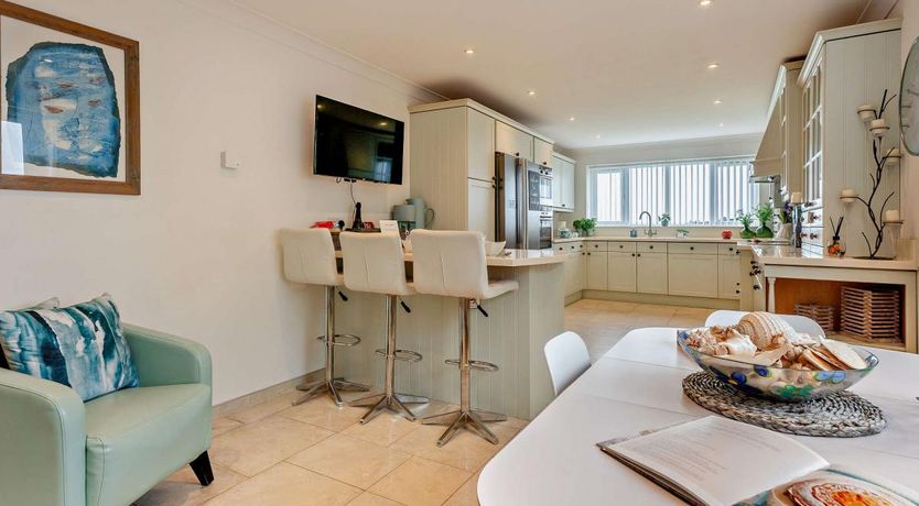 Photo of 5 Bed in Bexhill-on-Sea