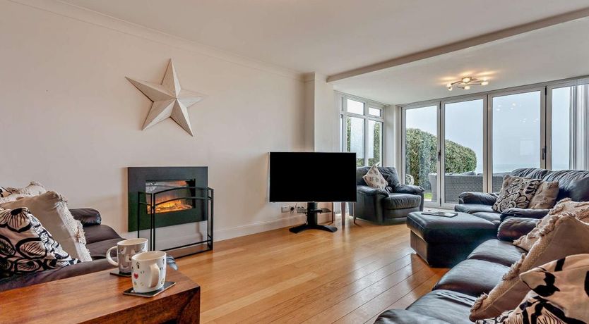 Photo of 5 Bed in Bexhill-on-Sea