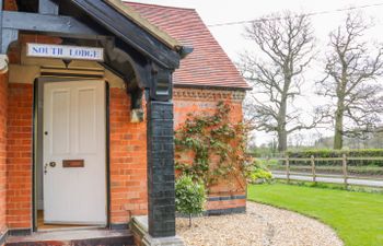 South Lodge - Longford Hall Farm Holiday Cottages Holiday Cottage