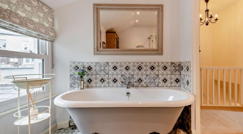 Photo of 2 Bed in Grange over Sands