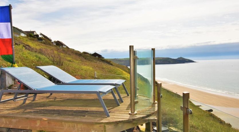 Photo of 1 Bed in Whitsand Bay