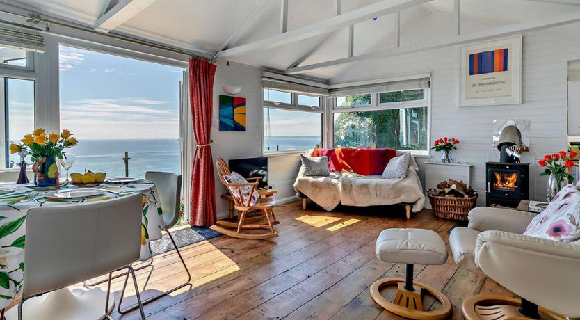 Photo of 1 Bed in Whitsand Bay