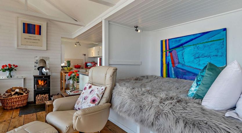 Photo of 1 Bed in Whitsand Bay