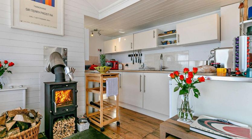 Photo of 1 Bed in Whitsand Bay