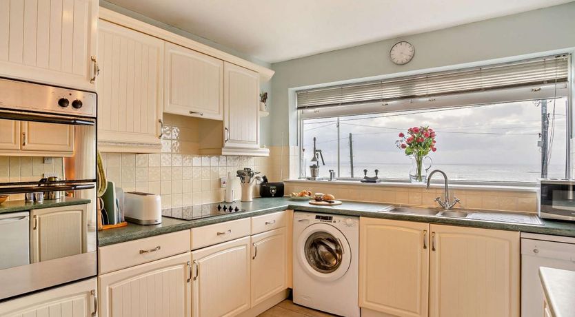 Photo of 4 Bed in Ogmore-by-Sea