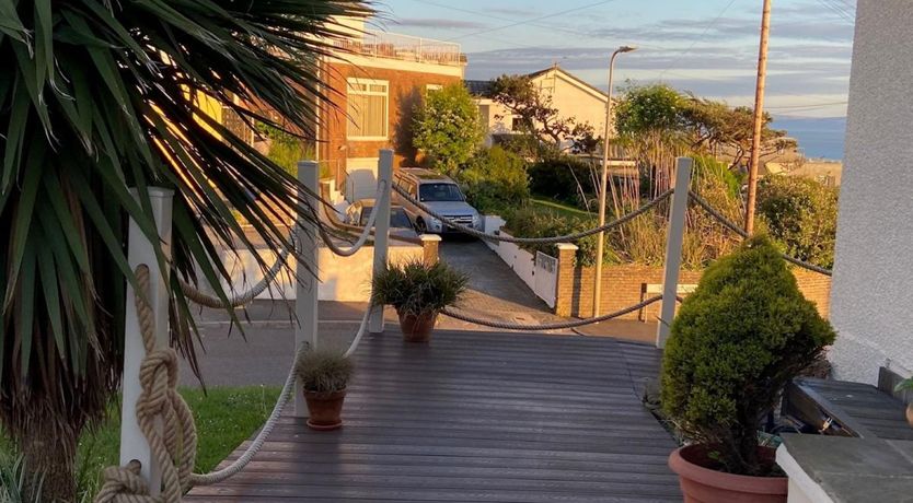 Photo of 4 Bed in Ogmore-by-Sea