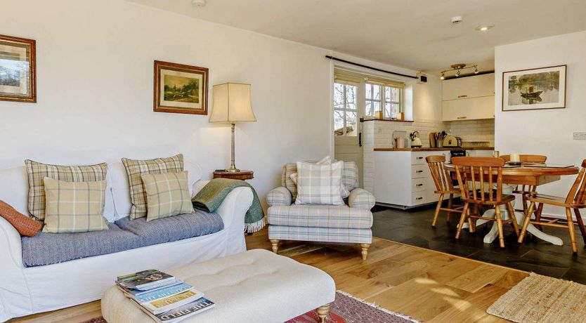 Photo of 1 Bed in Cwmcarvan