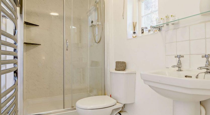 Photo of 1 Bed in Cwmcarvan