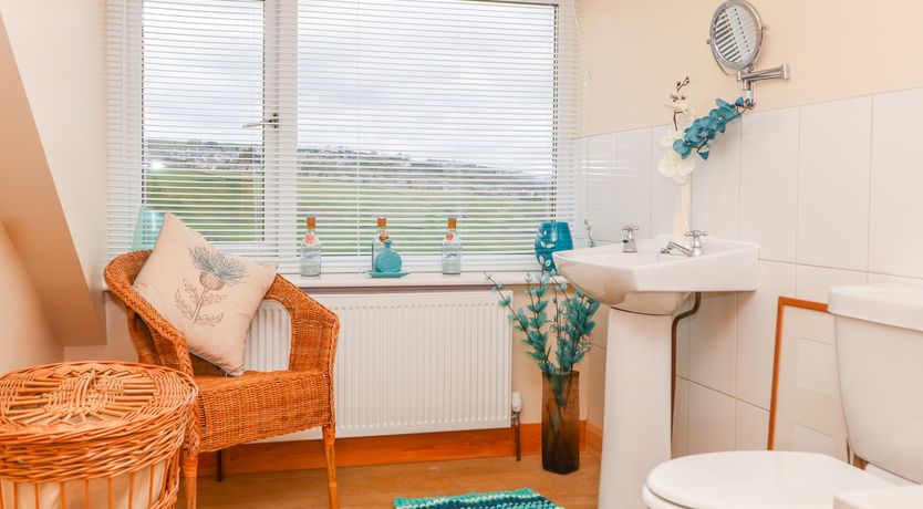 Photo of Middle Barn