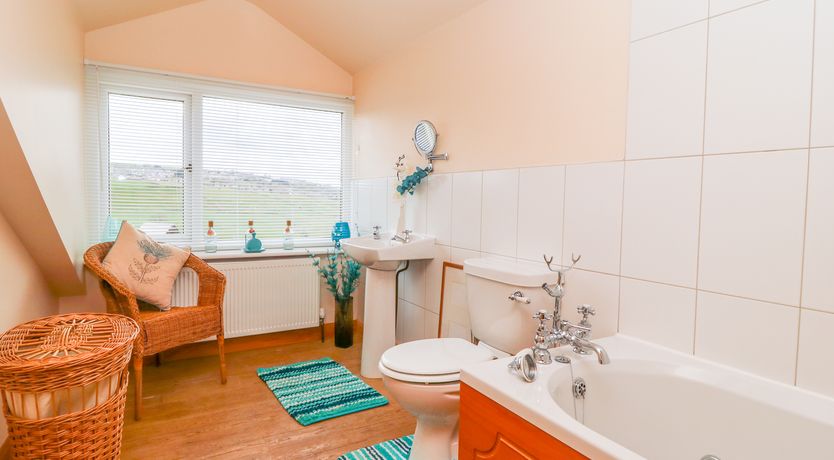 Photo of Middle Barn