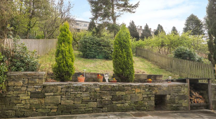 Photo of Middle Barn