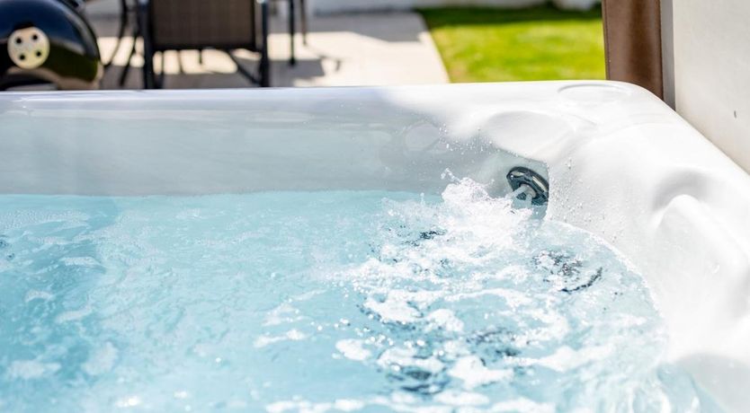 Photo of 4 Bed in Westward Ho