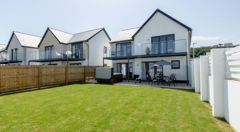 Photo of 4 Bed in Westward Ho