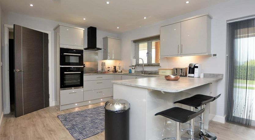 Photo of 4 Bed in Kinnerley