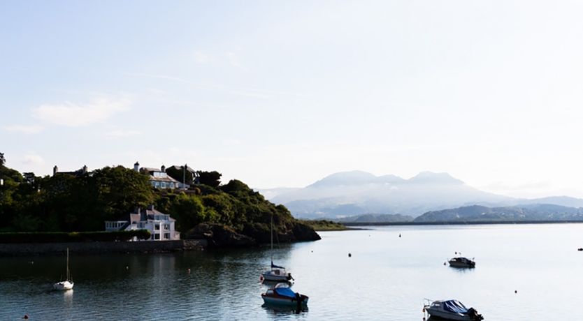 Photo of Bryn Y Mor,  Borth Y Gest