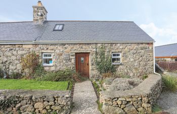 Bwthyn Bach Holiday Cottage