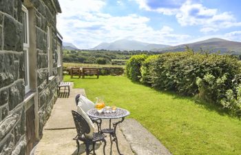 Coed Bolyn Lodge Holiday Cottage