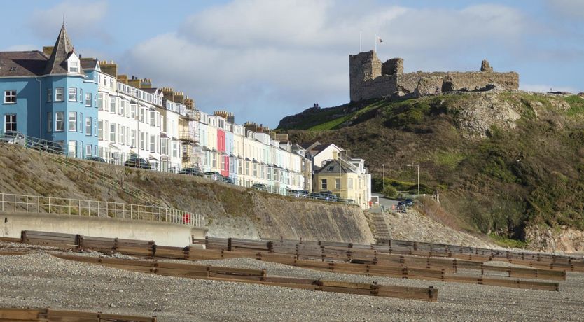 Photo of The Towers - Llyn