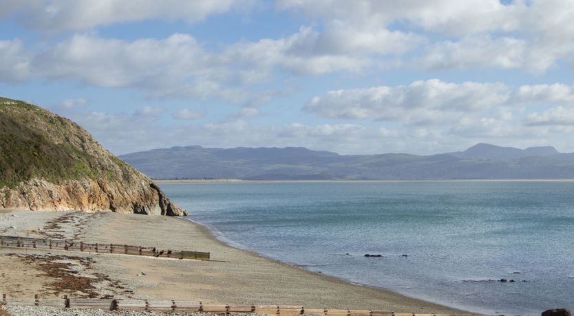 Photo of The Towers - Llyn