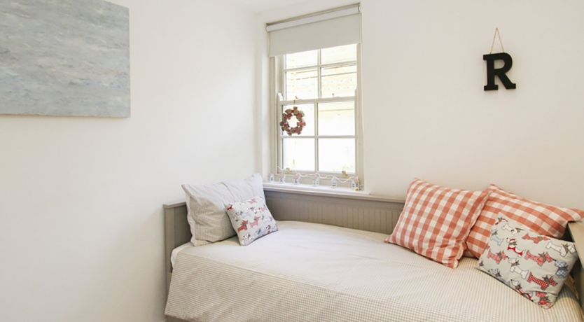 Photo of Tri Raglan Bach