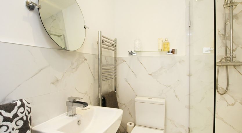 Photo of Tri Raglan Bach