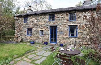 Llwyn Bedw Holiday Cottage